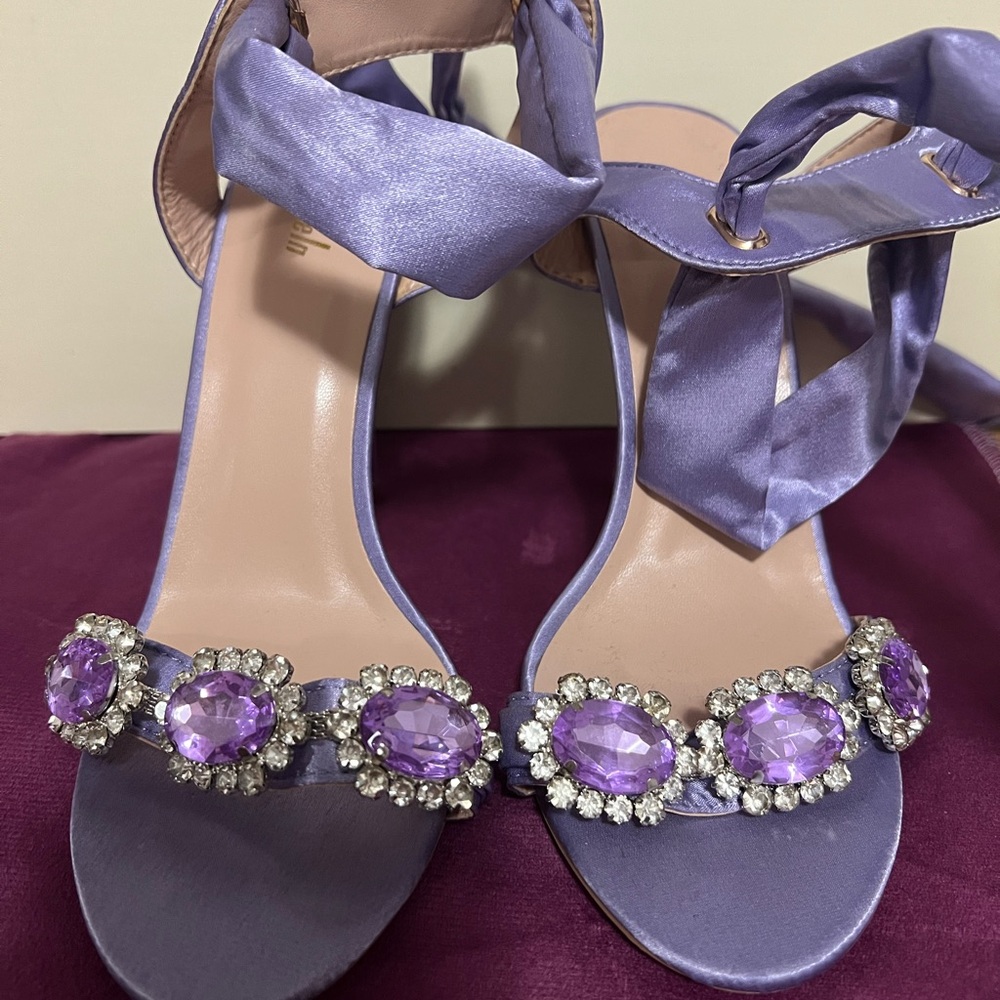 Elegant Purple Satin Women's Heels - Picture 2 of 4